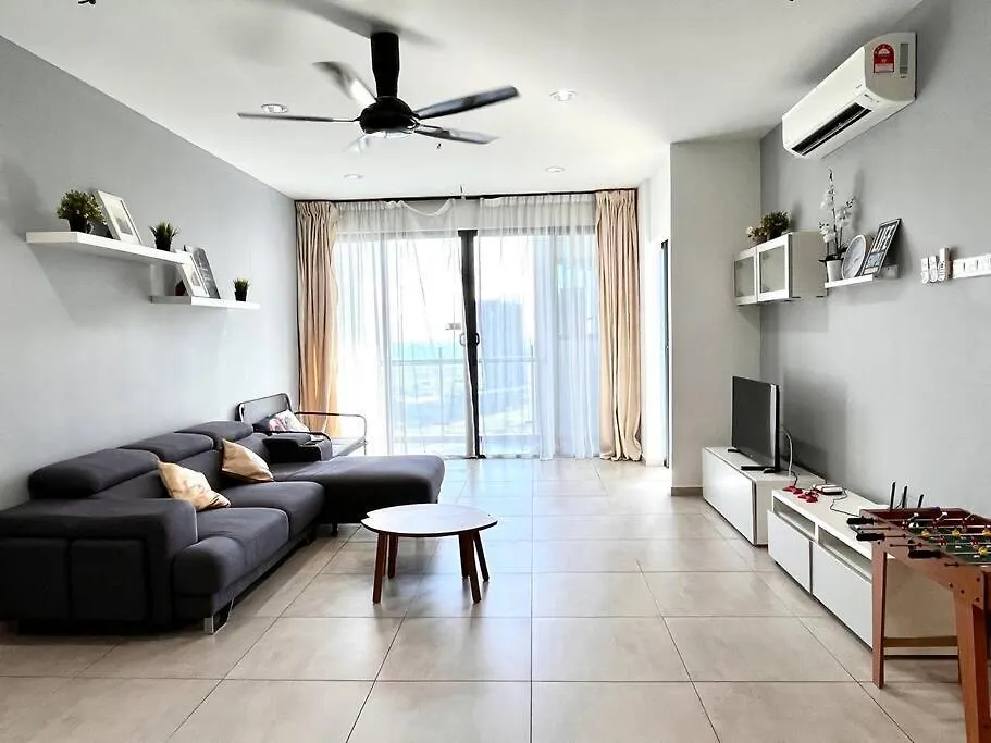 Apartment City Center Retreat @ Atlantis Residence: Stunning Seaview, Luxury Amenities Malacca