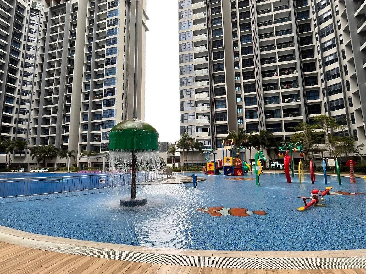 Apartment City Center Retreat @ Atlantis Residence: Stunning Seaview, Luxury Amenities Malacca
